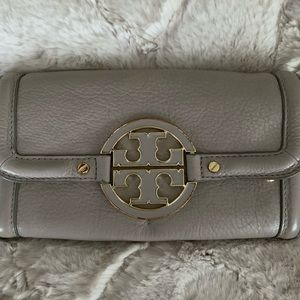 Tory Burch wallet